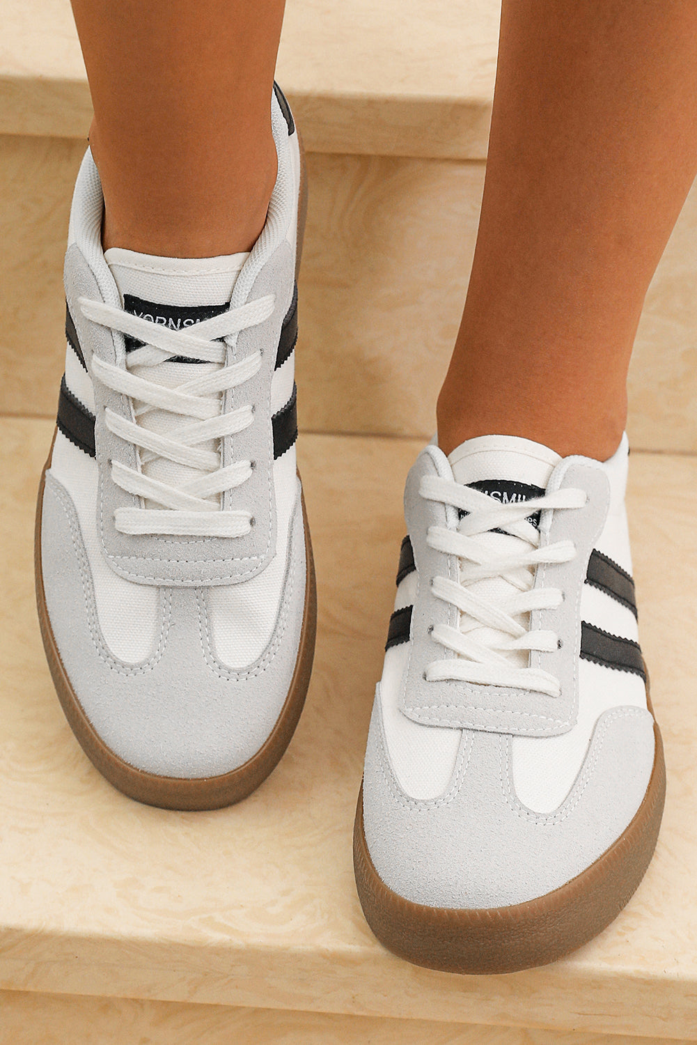 Valeria - Scarpe basse con righe nere
